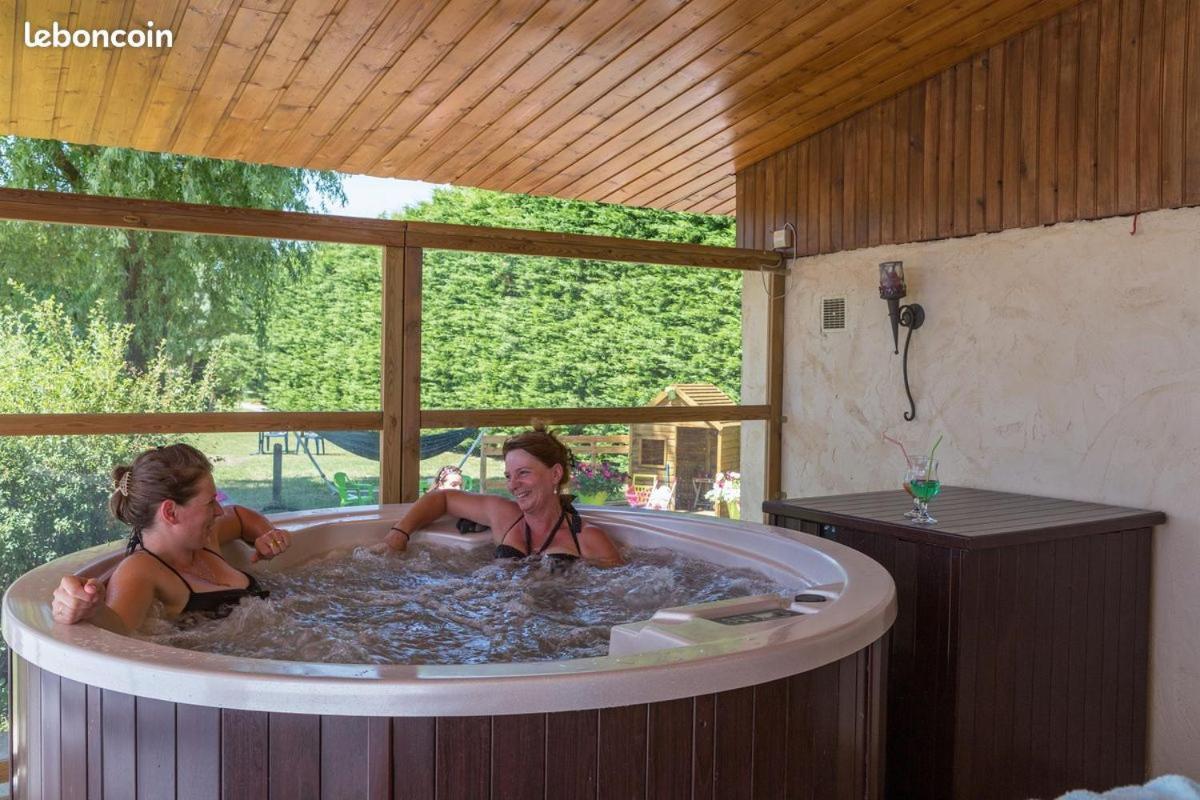 Domaine Des Epinettes Hotel Saint-Romain-de-Jalionas Bagian luar foto
