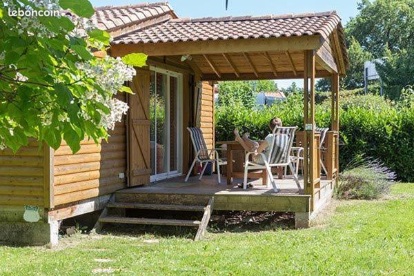 Domaine Des Epinettes Hotel Saint-Romain-de-Jalionas Bagian luar foto